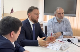 Серьезную дискуссию вызвало выступление замруководителя Управления Роскомнадзора по республике Гаджимурада Омарова. 